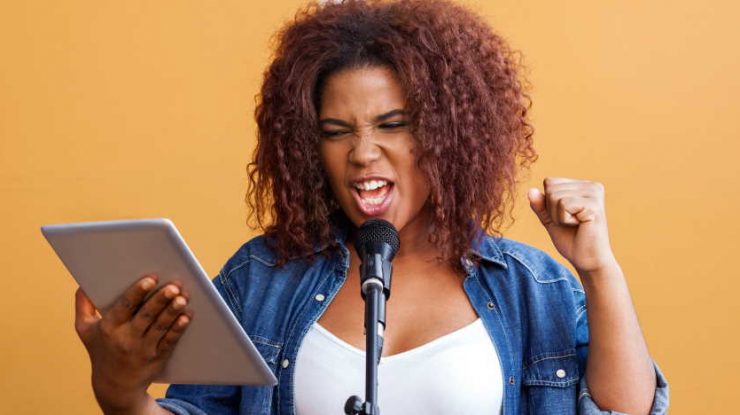 What is the difference between a voice teacher and a vocal coach?